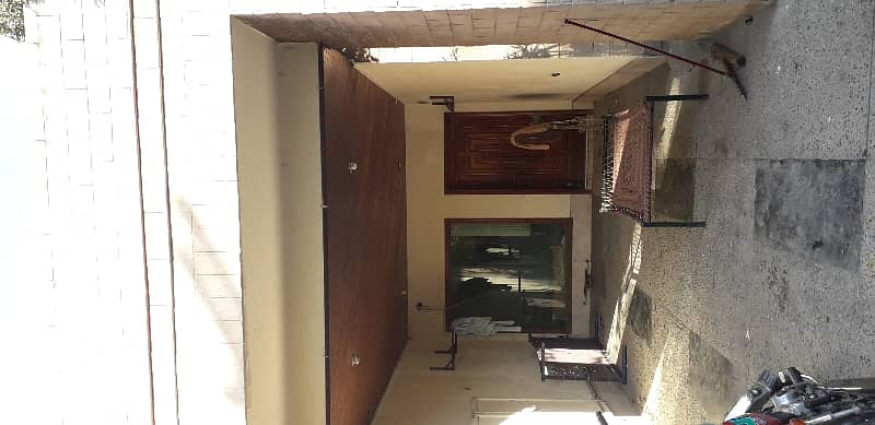 Gulberg 3 - Block H Lower Portion Sized 1 Kanal For rent 10