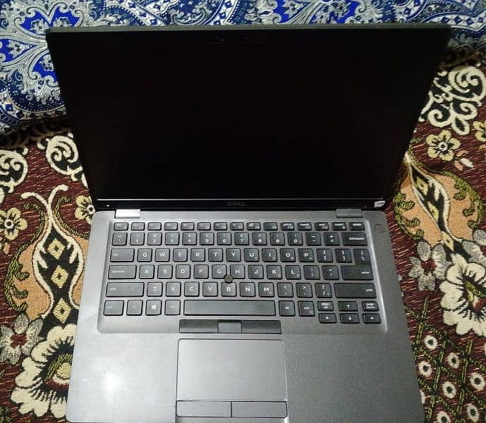 Dell laptop cori i5 8gen 16ddr 512 Ssg 2