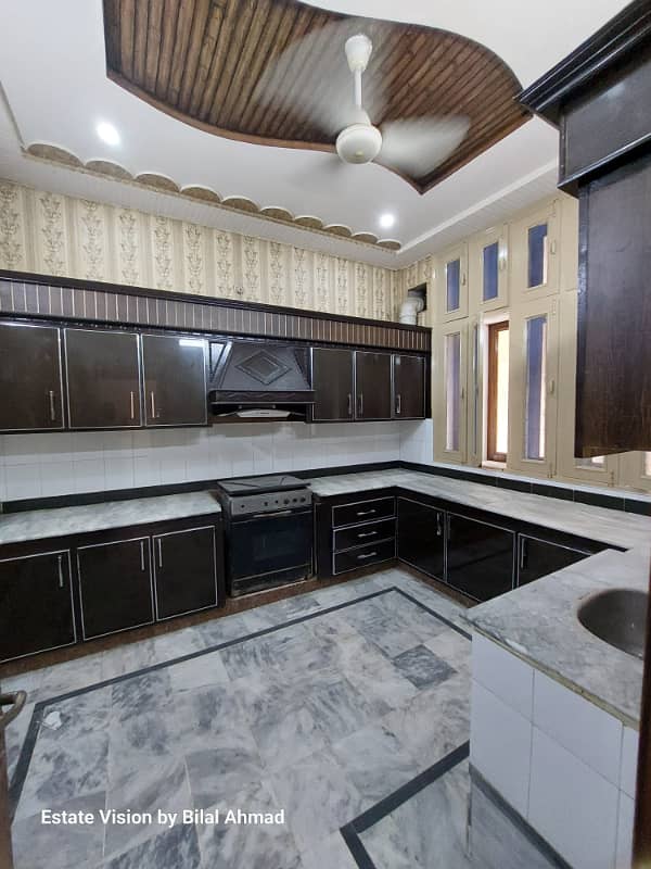 its promotional add House & Portions available for Rent & sale purchase in all over Faisalabad 15