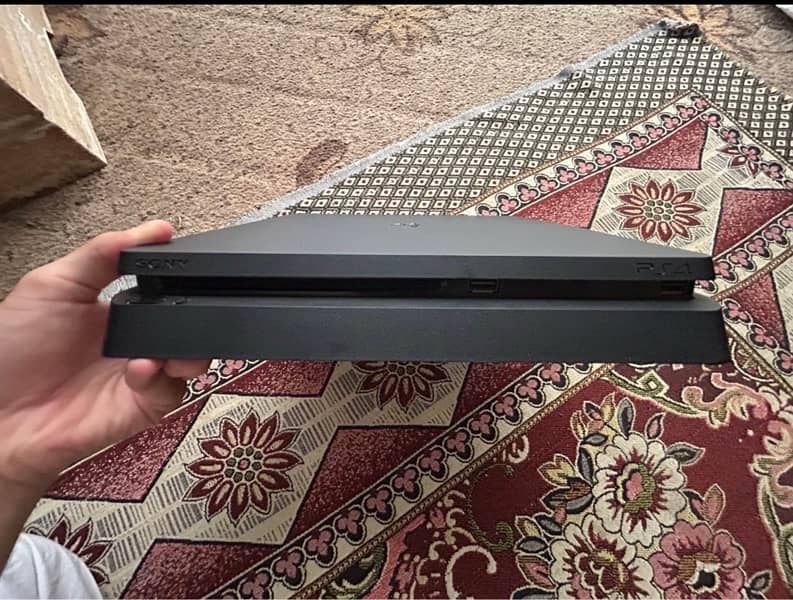 ps4 slim 1