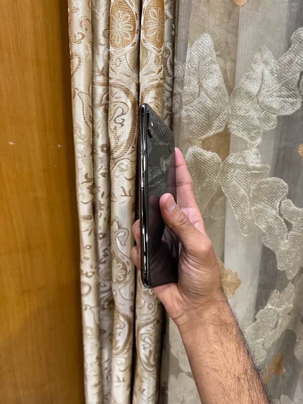 iphone xs max non pta factory unlock 85% 64gb 03197187443 2