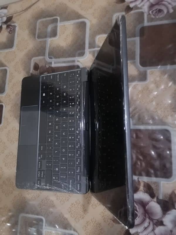 Dell mini Tablet Touch Laptop Condition 10/10 1