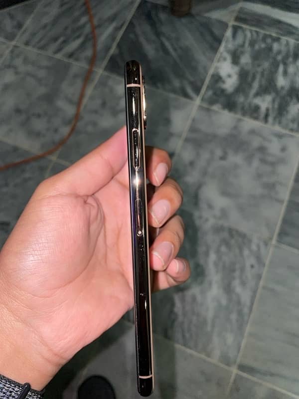 IPHONE XS MAX 5