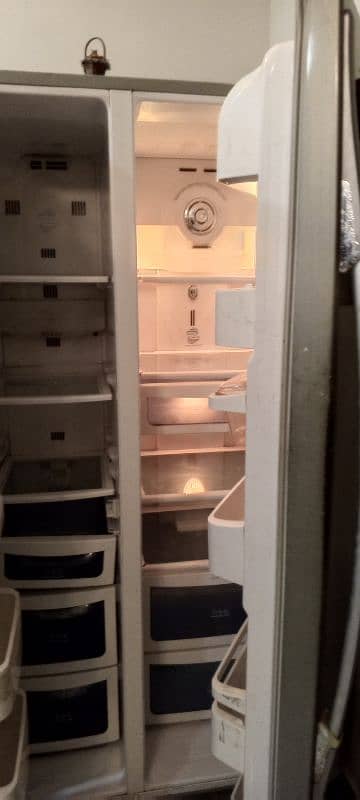 Daewoo Double Door Refrigerator (Gulf imported) 7