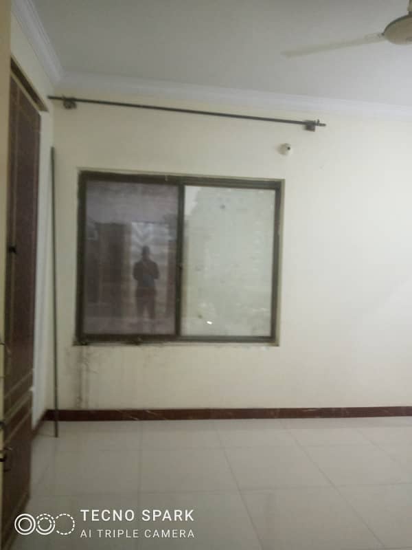 2bed falt with gas for rent Ghauri town phase 5 6