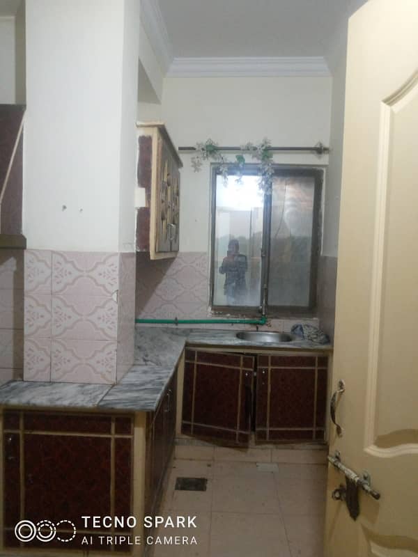 2bed falt with gas for rent Ghauri town phase 5 8