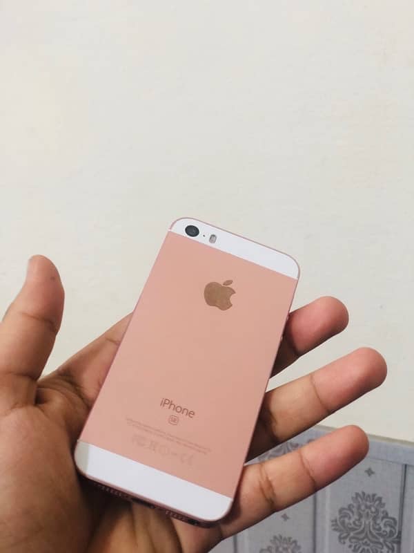 iPhone 5SE 64GB 2