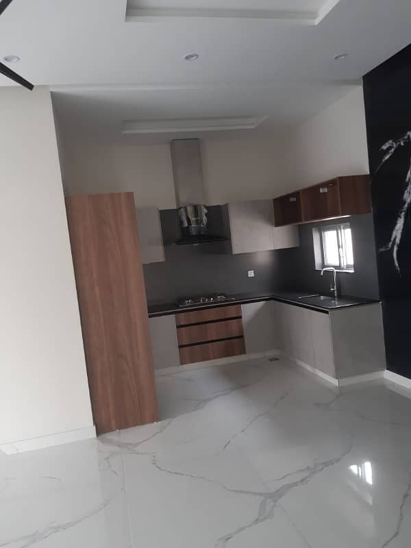 Brand New Luxurious Apartment For Rent 3