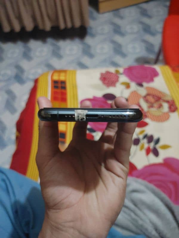 iPhone 11 Pro 87% Bettery Health jV  10/10 Condition  come dm 2