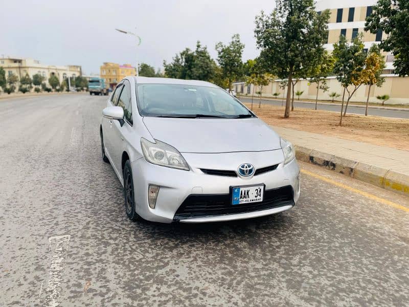 Toyota Prius 2012 1