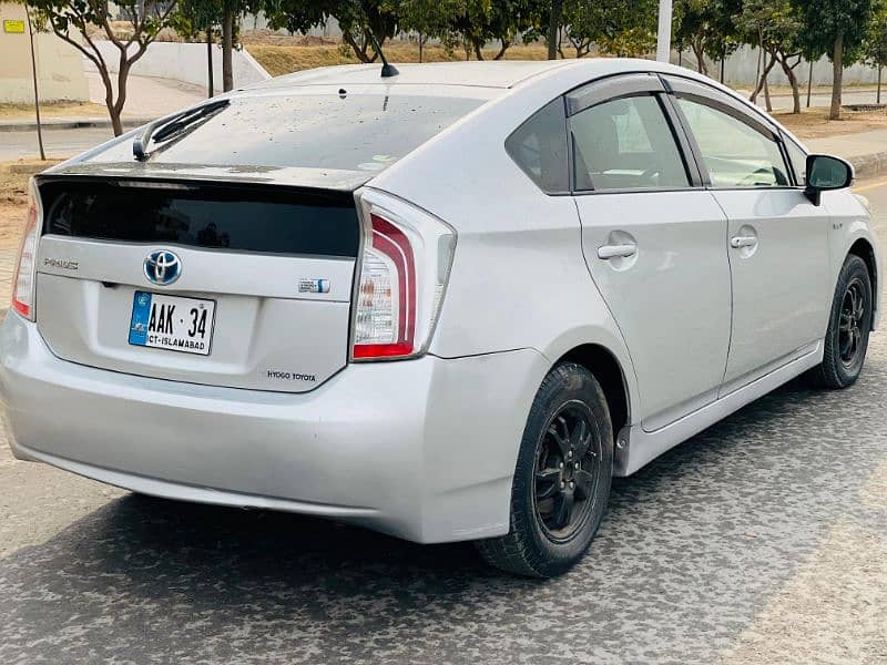 Toyota Prius 2012 5