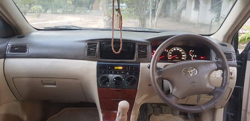 Toyota Corolla Altis 2004 10