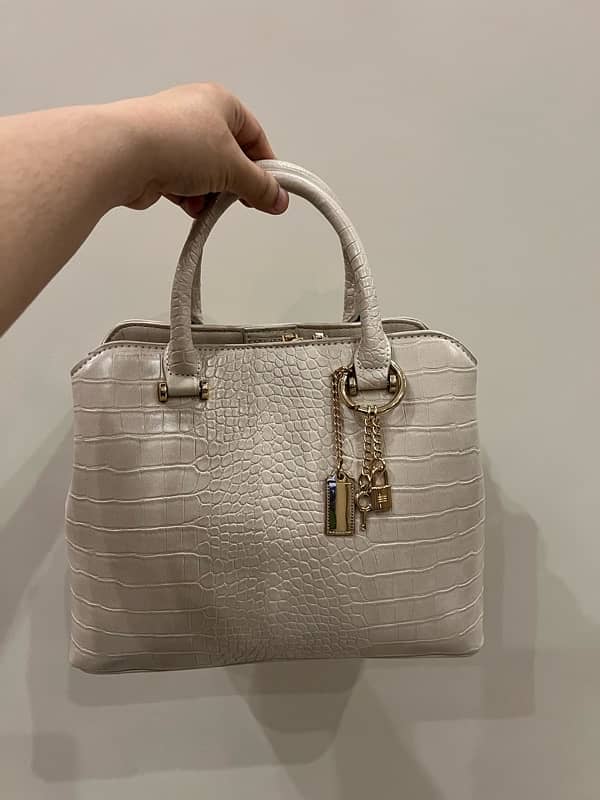 MAX new handbag from UAE 0