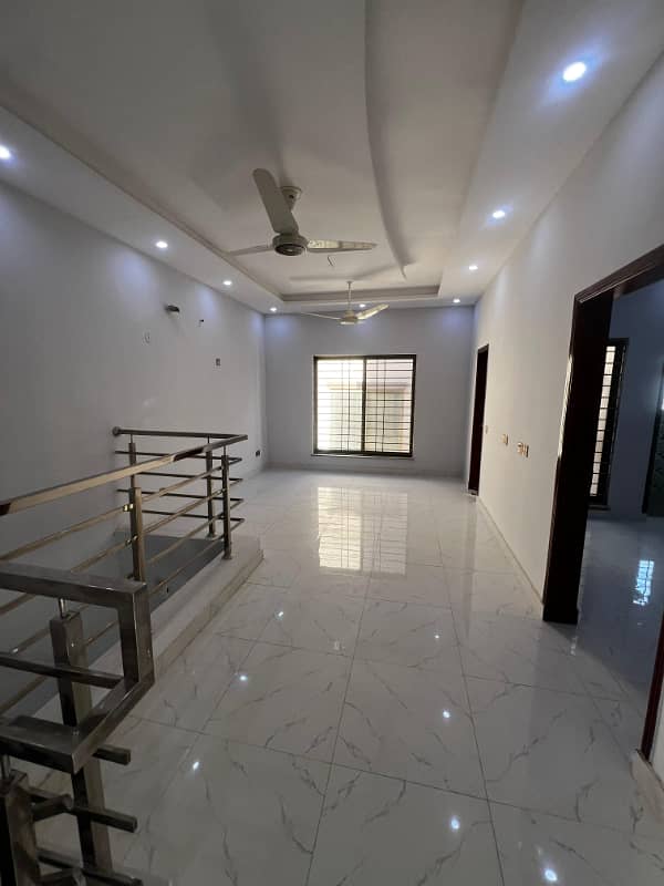 Ali block villa for sale I deal only Ali block bahria town Karachi 5