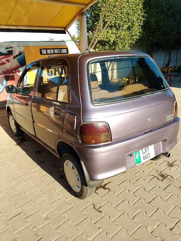 Daihatsu Cuore 2000 1