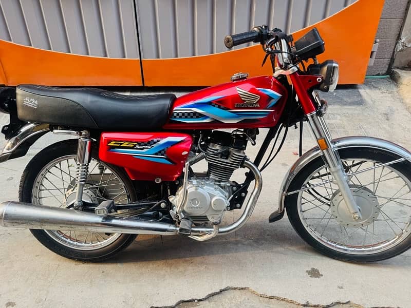 Honda CG125 for sale in lush condition genuine silencer 2