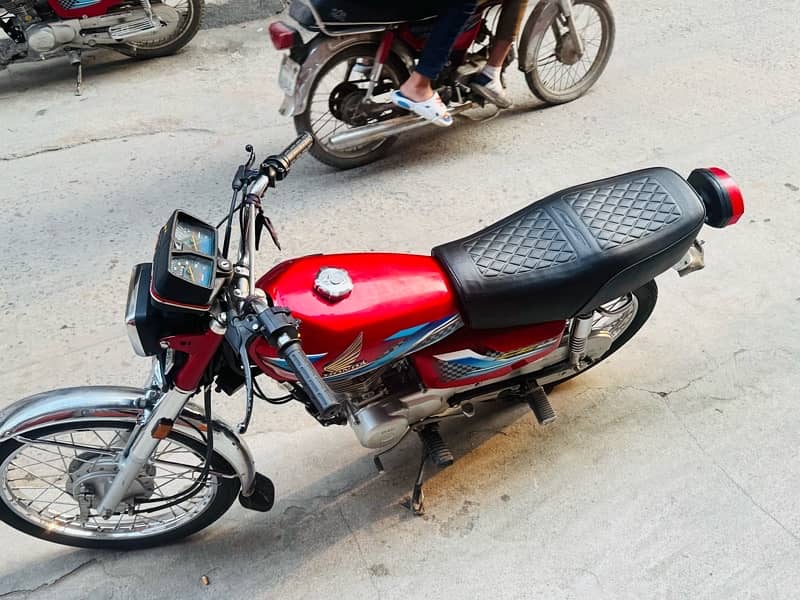 Honda CG125 for sale in lush condition genuine silencer 4