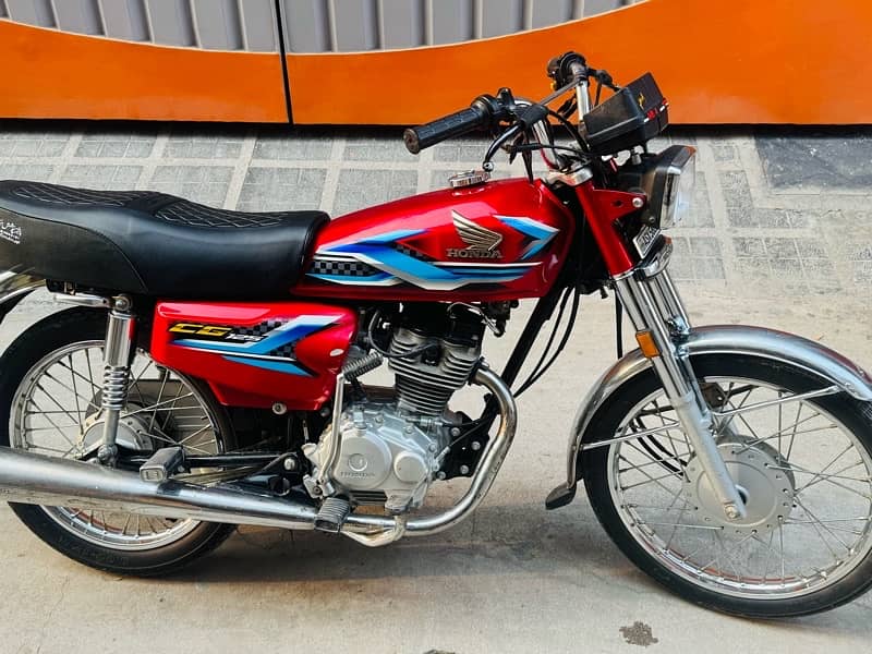 Honda CG125 for sale in lush condition genuine silencer 12