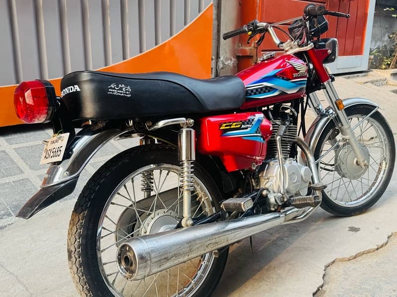 Honda CG125 for sale in lush condition genuine silencer 13