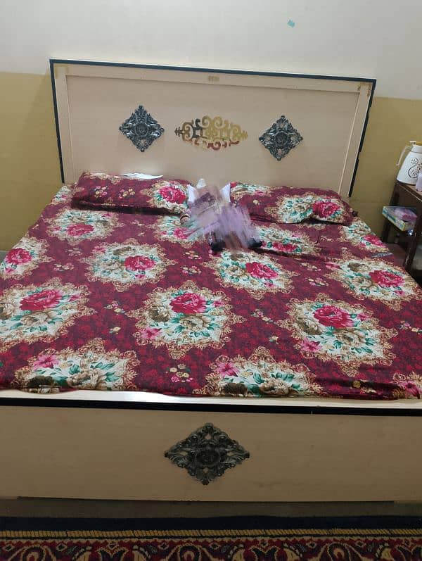 wooden bed set 0