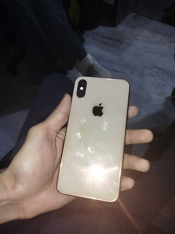 I'm selling iPhone xs 64Gb 0