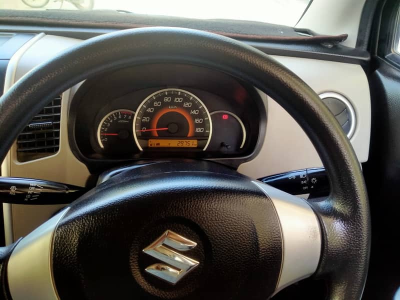 Suzuki Wagon R 2018 4