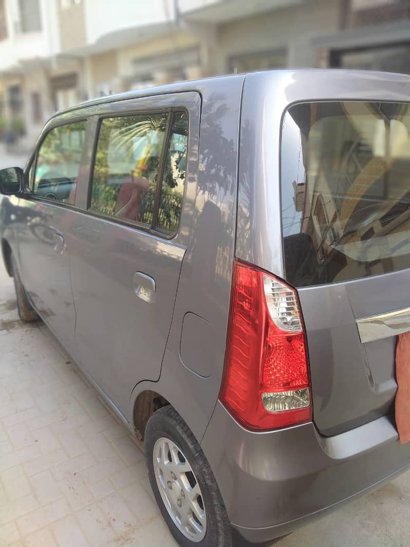 Suzuki Wagon R 2018 12