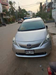 Toyota Prius Alpha 2011