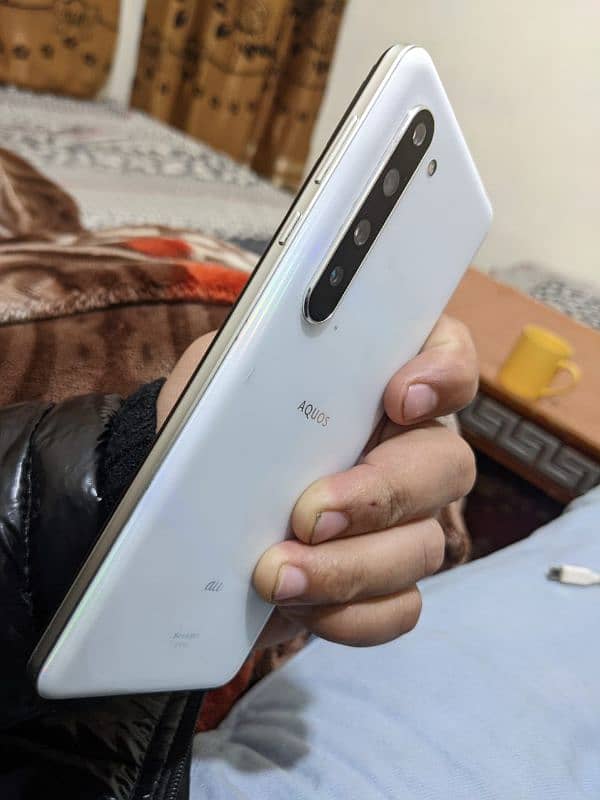 aquos r5g 12gb/256gb non pta read add 2