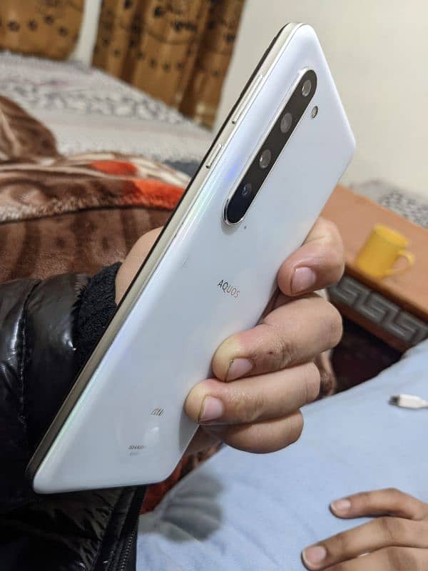 aquos r5g 12gb/256gb non pta read add 3