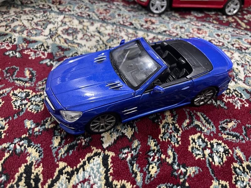 Maisto special edition Mercedes Benz, dıe-cast model. 4