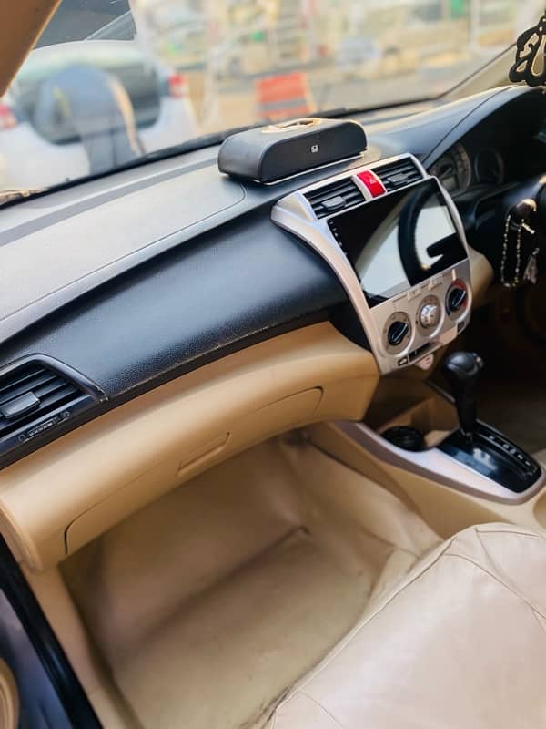 Honda City 1.5 auto 2018 beige interior 8