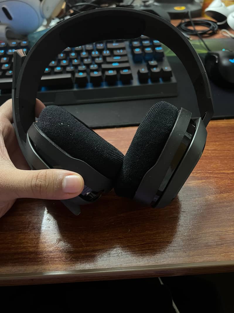 Gaming Headphones , Astro A10 Gen 1 Headphone 4 pieces 1