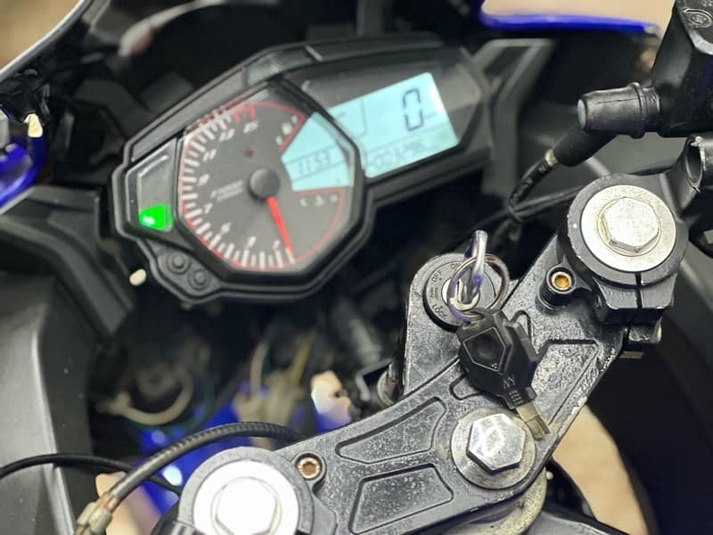 yamaha r3 250cc ( single cylinder sports heavy bike ) 2