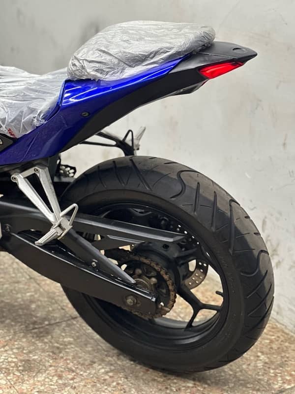 yamaha r3 250cc ( single cylinder sports heavy bike ) 4