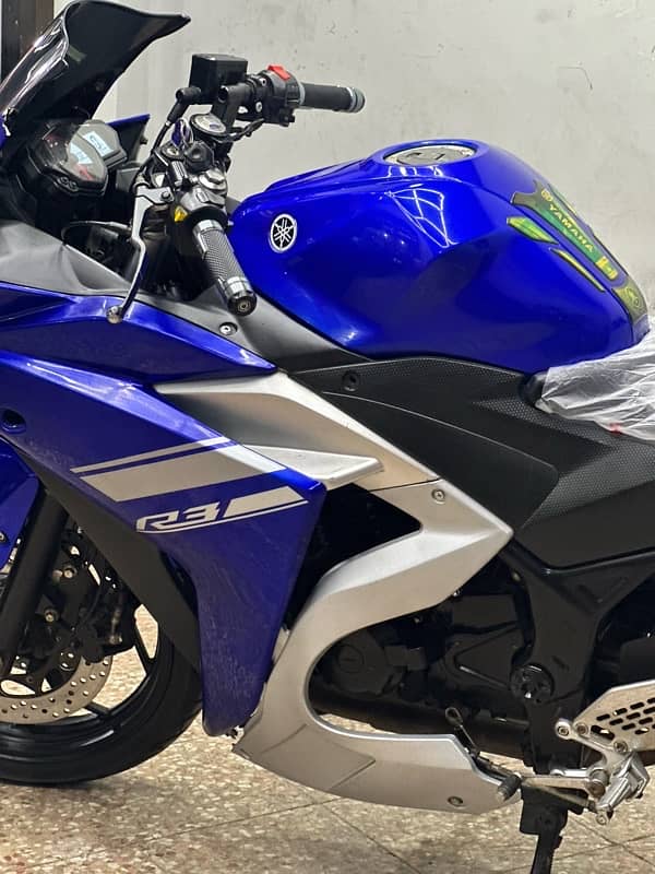 yamaha r3 250cc ( single cylinder sports heavy bike ) 5