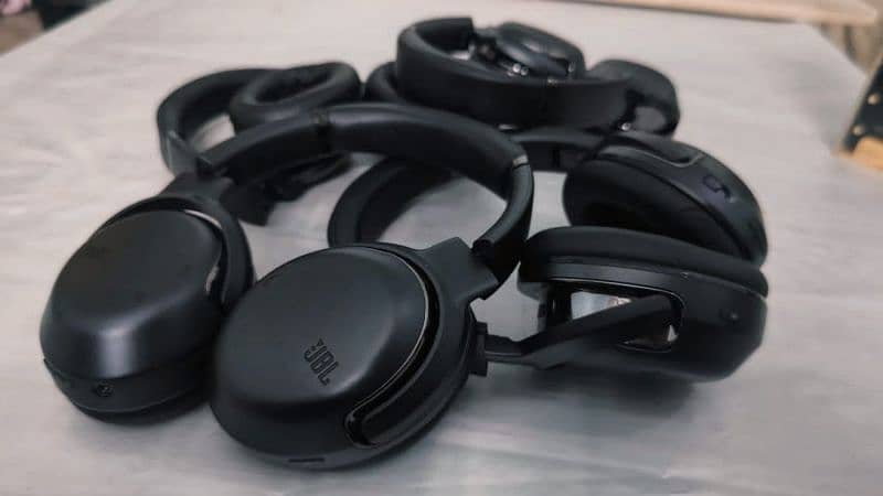 JBL Tour 1 M2 Premium Noise Cancelling Headphones 4