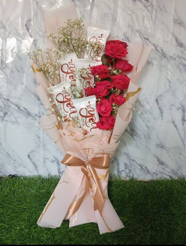 Valentines day Gift Basket Bouquet flowers chocolates 03008010073 18