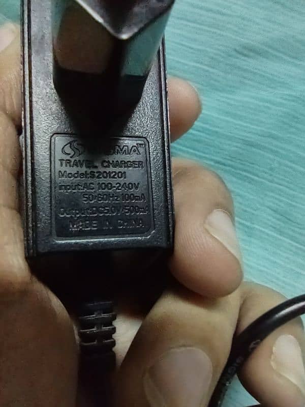 sigma small pin charger 2