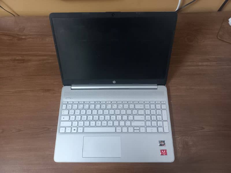 HP 15s Laptop (Notebook) | AMD Ryzen 3 1