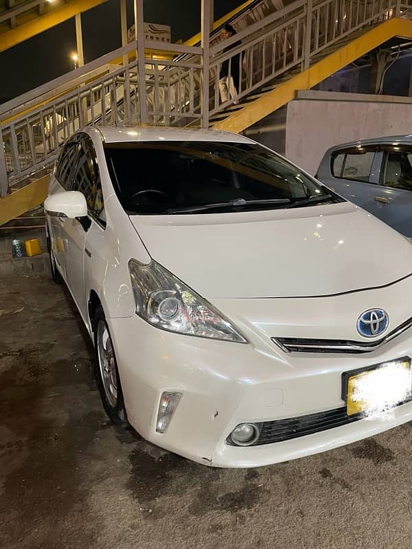 Toyota Prius Alpha 2014 0