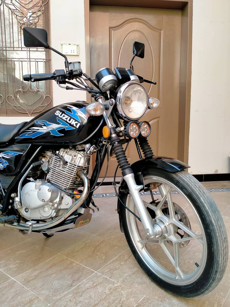 Suzuki gs 150se 2020 4