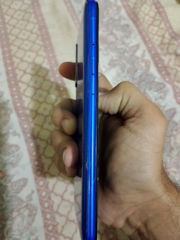 Realme 5 4/64 good condition 4