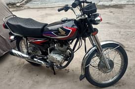 Honda 125 CG 2017 model for urgent sale