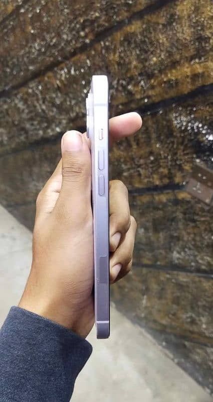 iPhone 14 plus for sale 128gb 10by10 condition 97 health 2