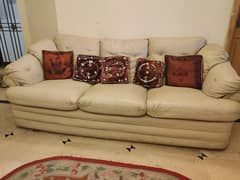 5 seater leatheride sofa set in new condition