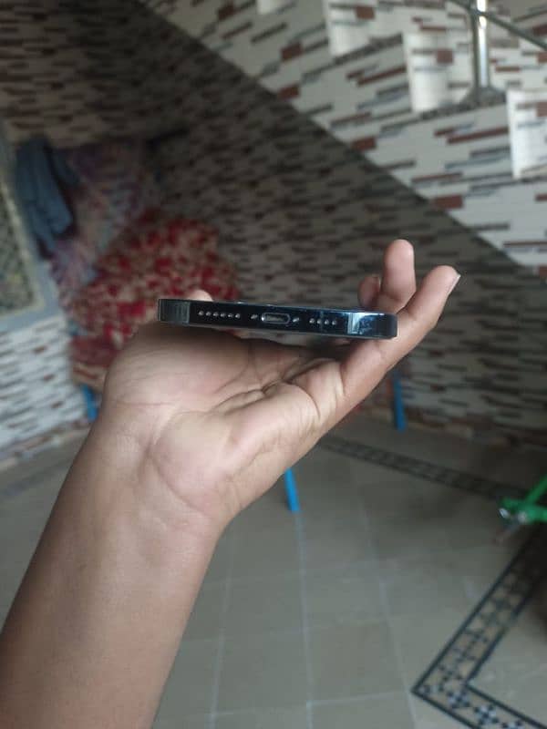 iPhone 12 pro max all ok  xchange bi ho skta hy 2