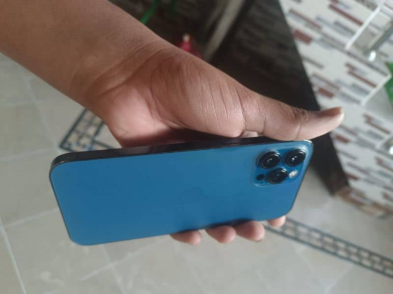 iPhone 12 pro max all ok  xchange bi ho skta hy 4