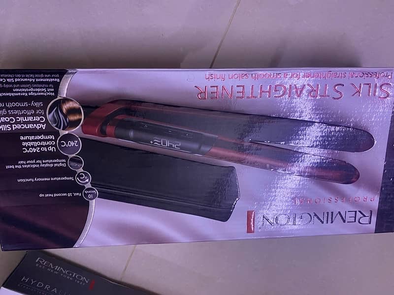 Remington S9600 Ceramic Coated Straightener - Red 3