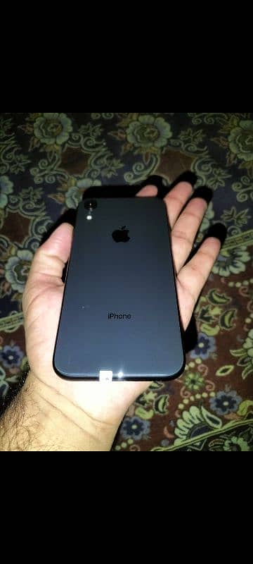 iPhone xr non pta JV 4 month sim time condition 10/10 battery 93% 1